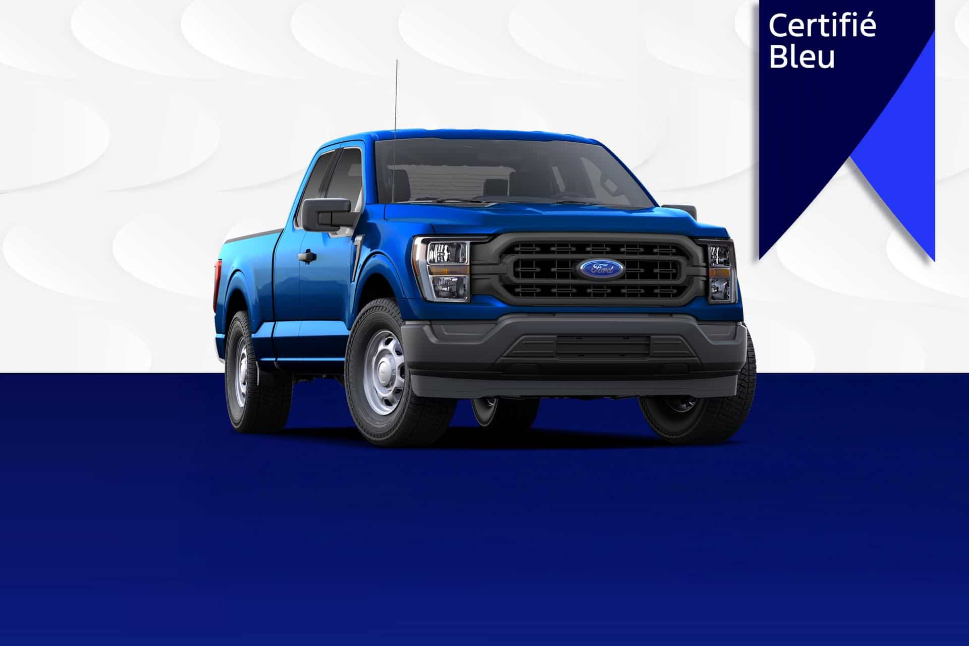 Camionnette Ford F-150 certifiée bleue au design moderne et aux caractéristiques avancées.